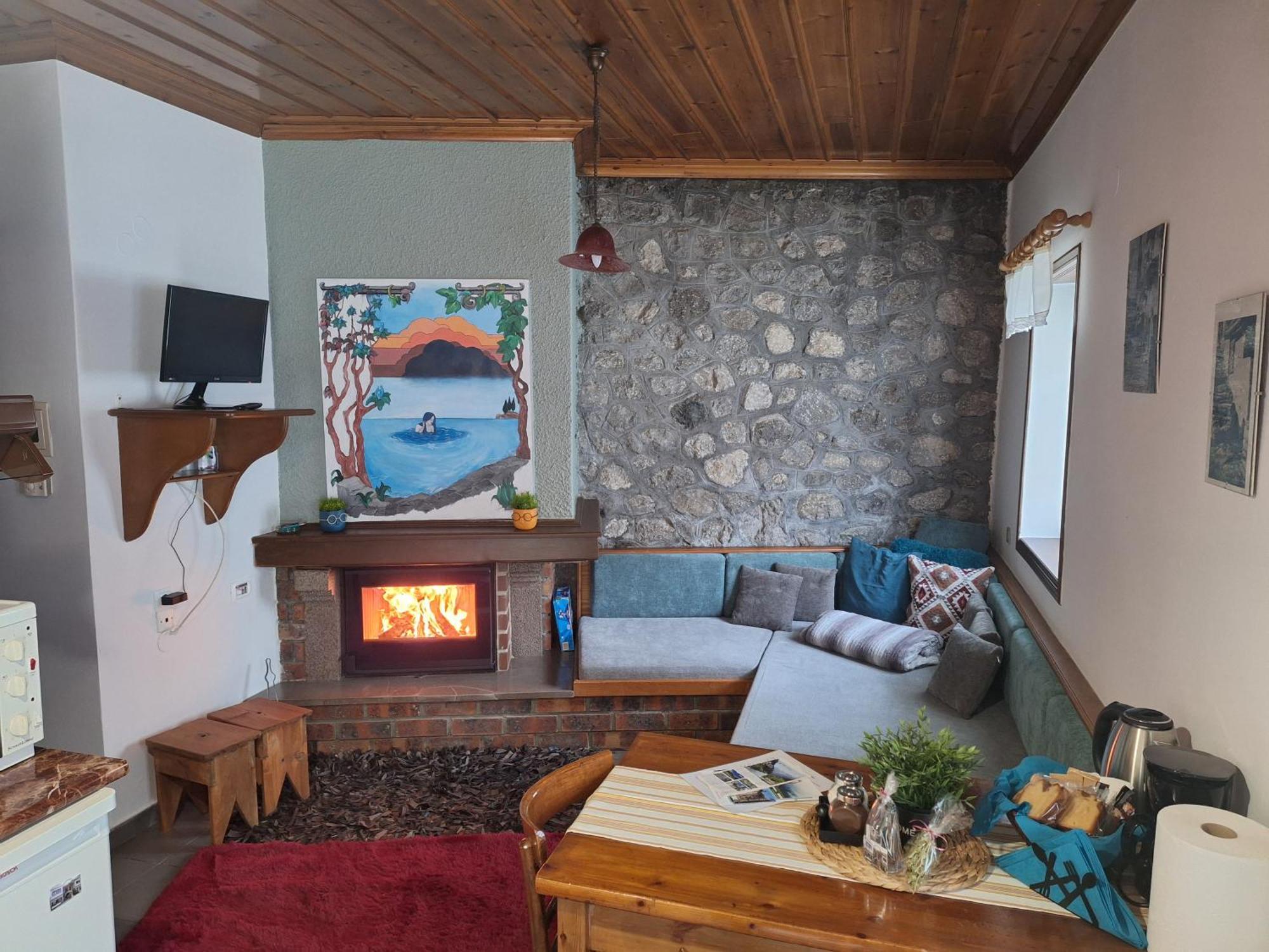Potamolithos Apartment *